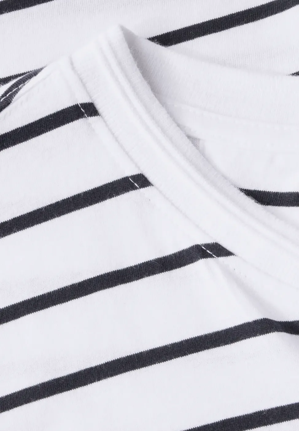 Gestreiftes Henleyshirt