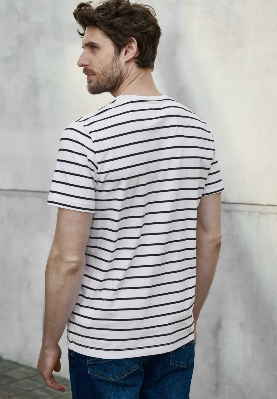 Gestreiftes Henleyshirt