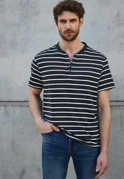Gestreiftes Henleyshirt