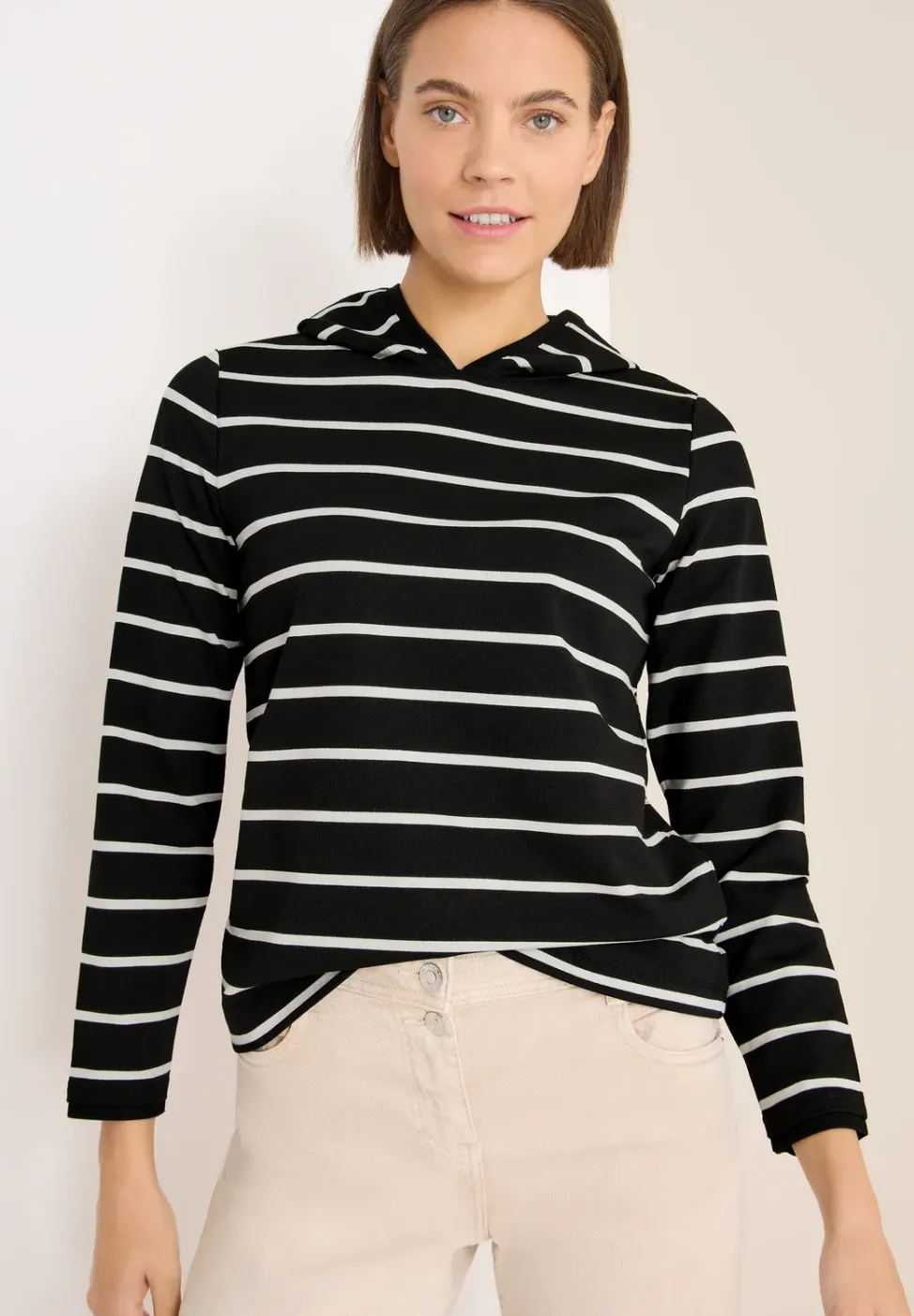 Gestreiftes Kapuzenshirt