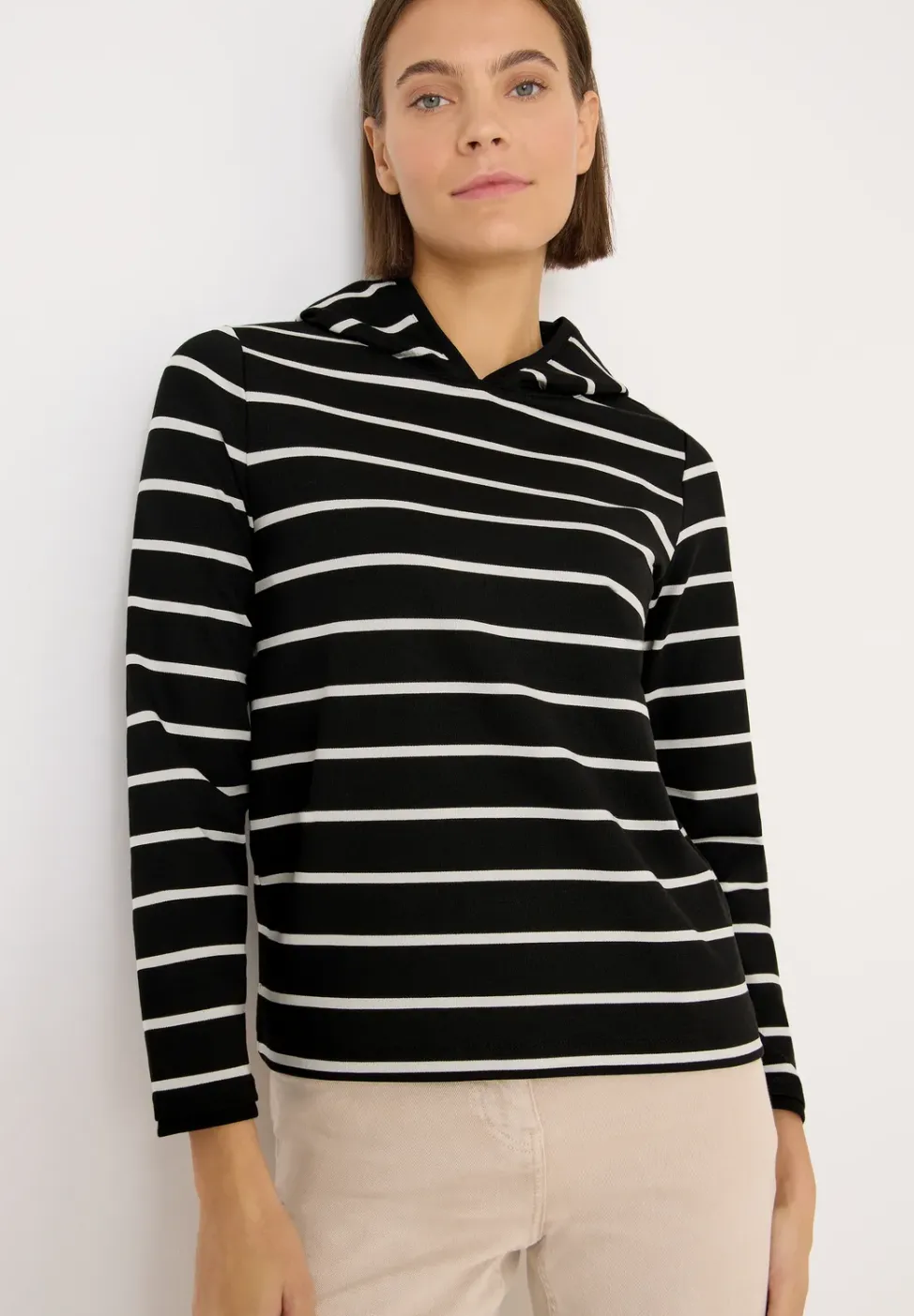 Gestreiftes Kapuzenshirt