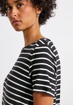 Gestreiftes Kleid