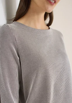 Gestreiftes Shirt