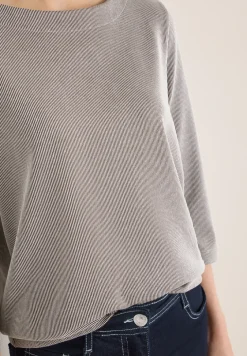 Gestreiftes Shirt