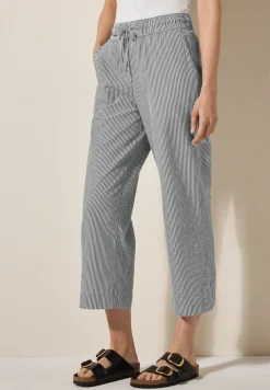 Gestreifte Seersucker Hose