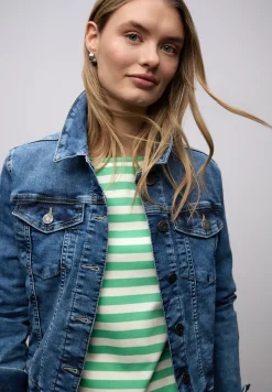 Gestreiftes Shirt