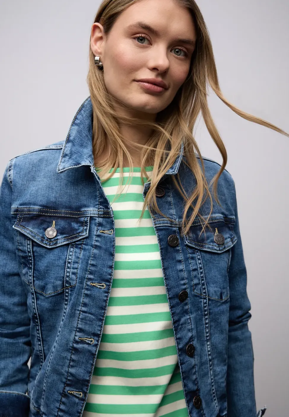 Gestreiftes Shirt