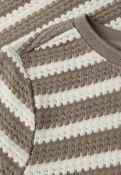 Gestreiftes Shirt