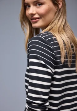 Gestreiftes Shirt