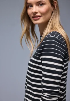 Gestreiftes Shirt