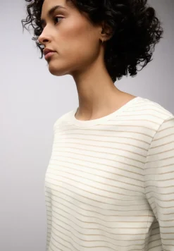 Gestreiftes Shirt