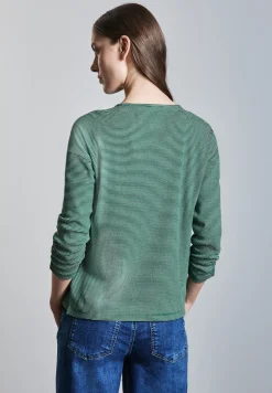 Gestreiftes Shirt