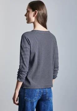 Gestreiftes Shirt