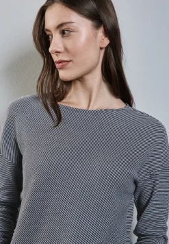 Gestreiftes Shirt
