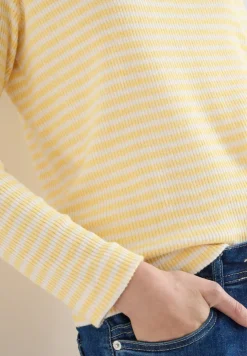 Gestreiftes Shirt