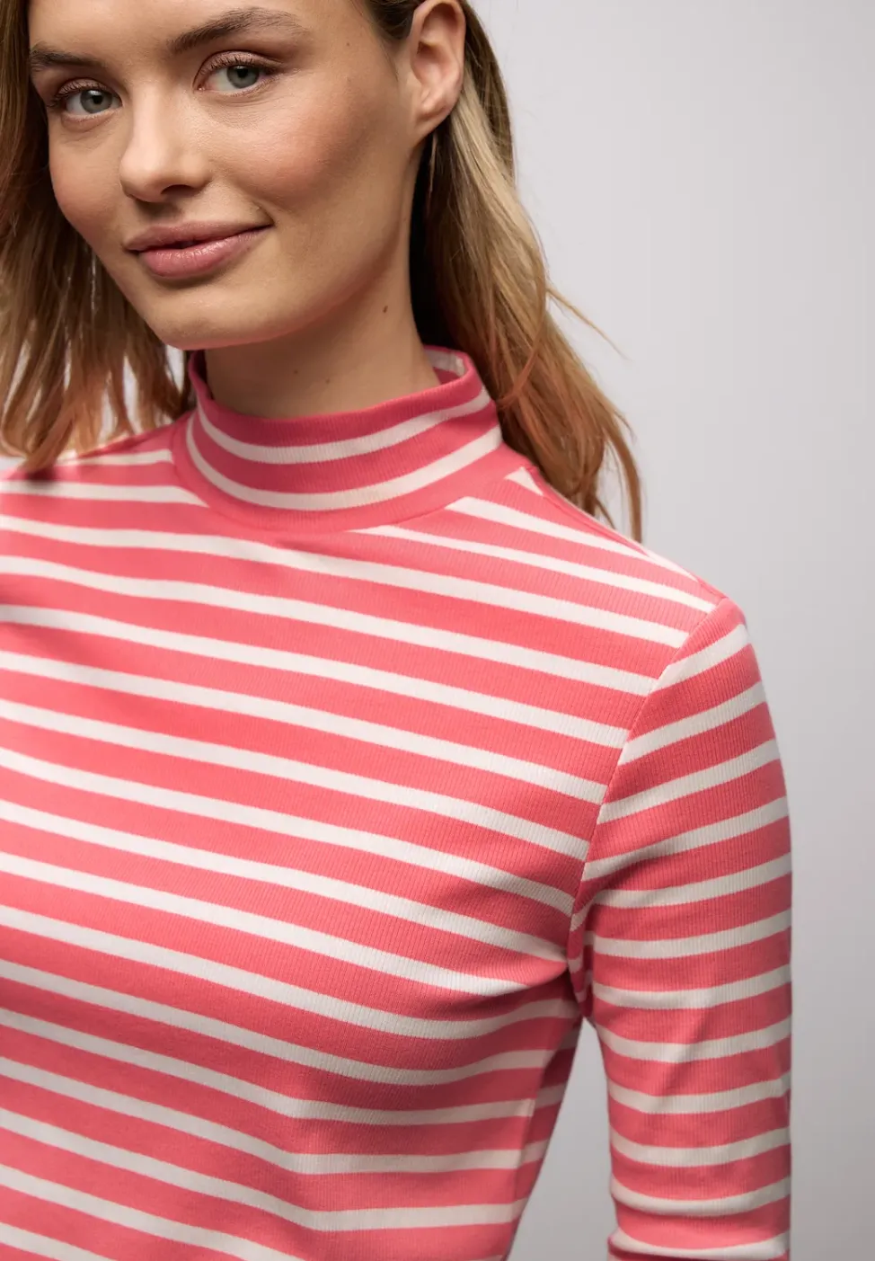 Gestreiftes Shirt