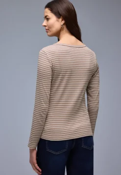 Gestreiftes Shirt