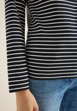 Gestreiftes Shirt