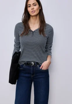 Gestreiftes Shirt