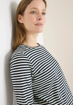 Gestreiftes Shirt
