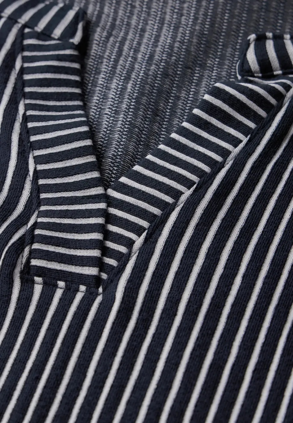 Gestreiftes Strukturshirt