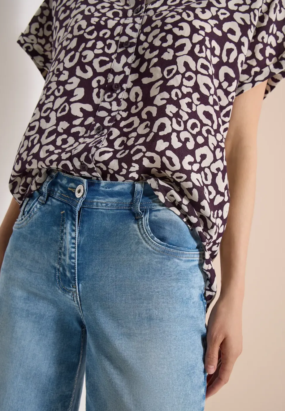 Hemdbluse mit Leo-Print aus Leinenmix