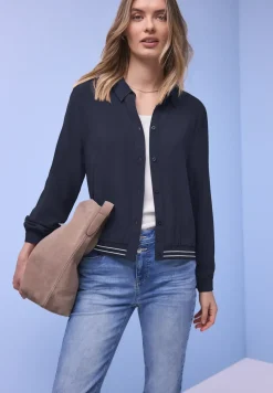 Hemdbluse mit Collegedetails