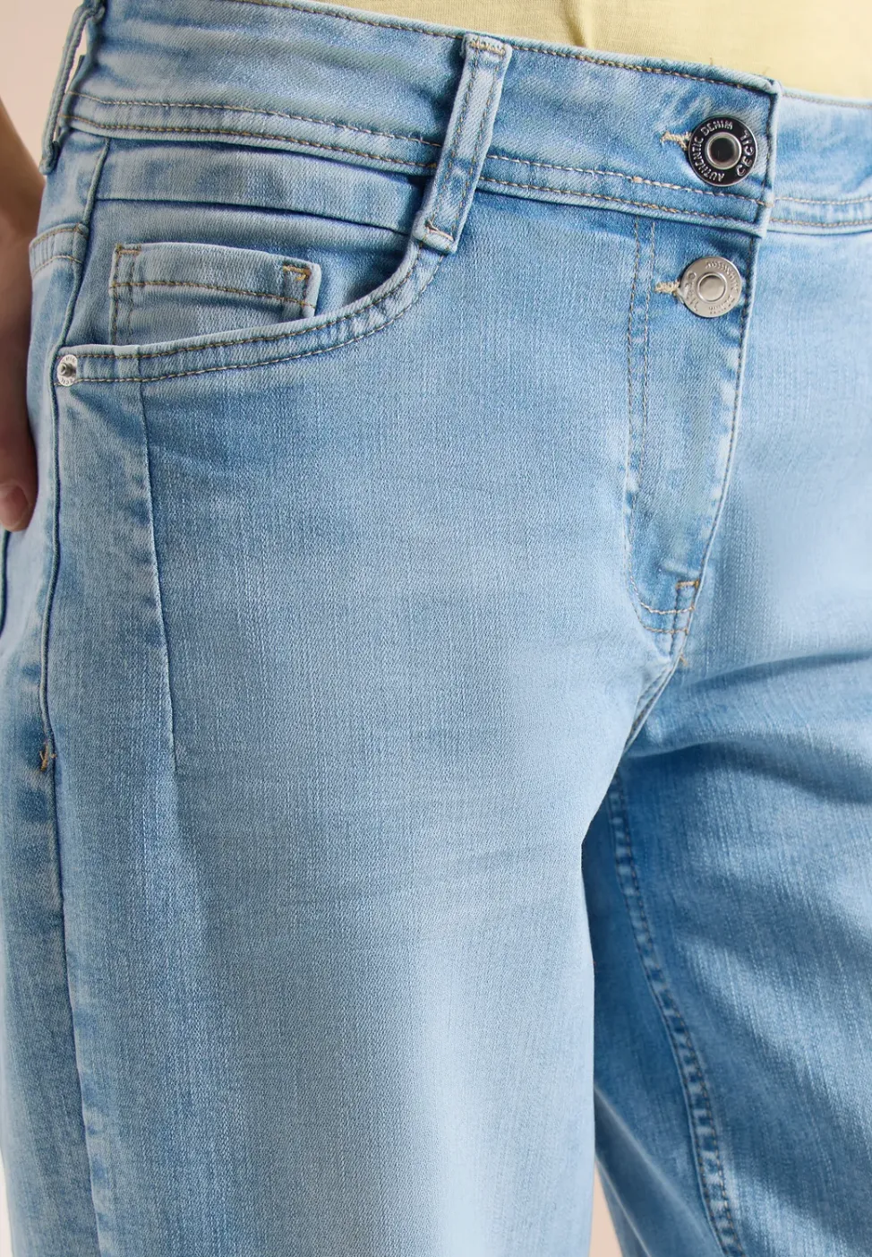 High Waist Barrel Leg Jeans im Loose Fit