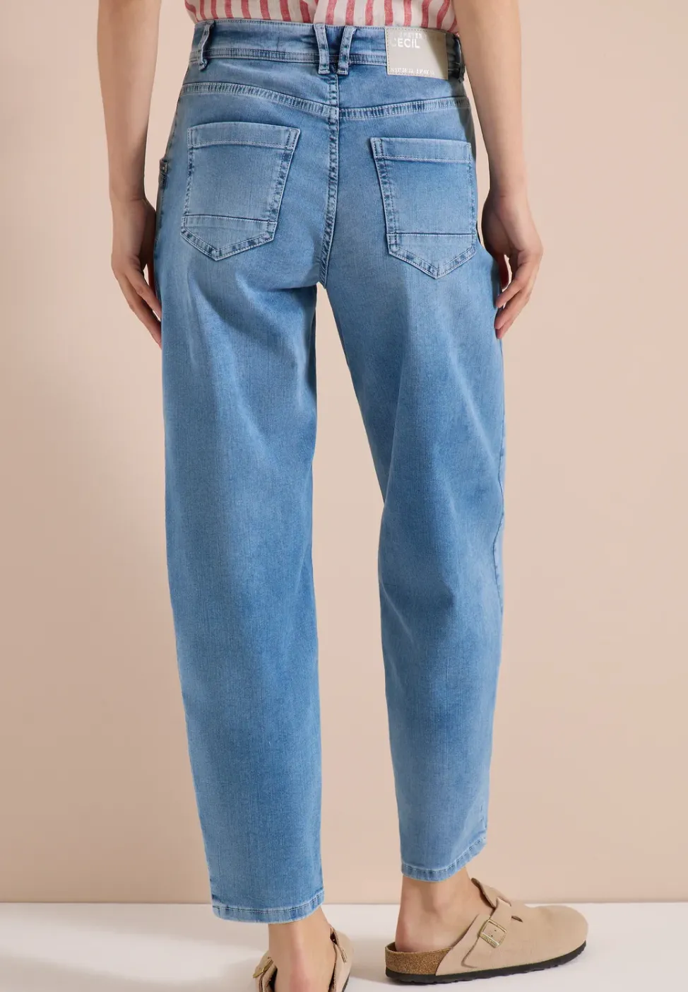 High Waist Barrel Leg Jeans im Loose Fit