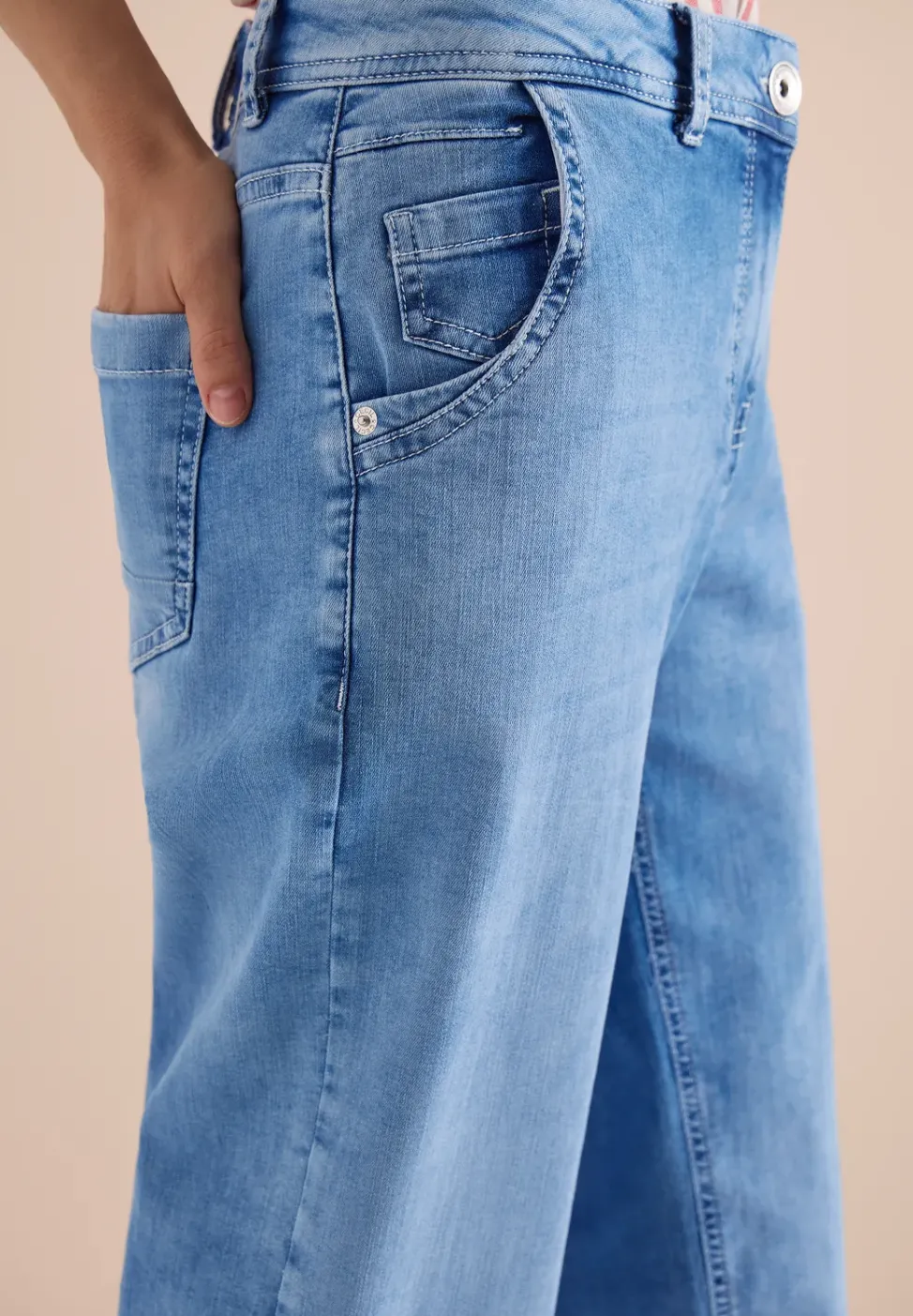 High Waist Barrel Leg Jeans im Loose Fit