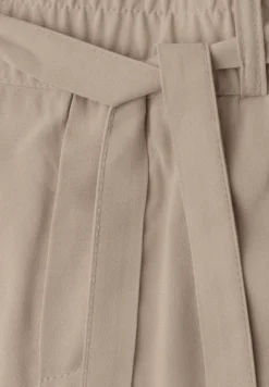 High Waist Shorts mit Gürtel