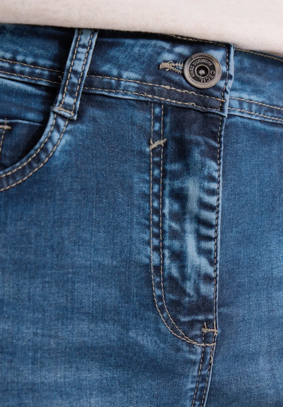 High Waist Slim Leg Jeans im Slim Fit