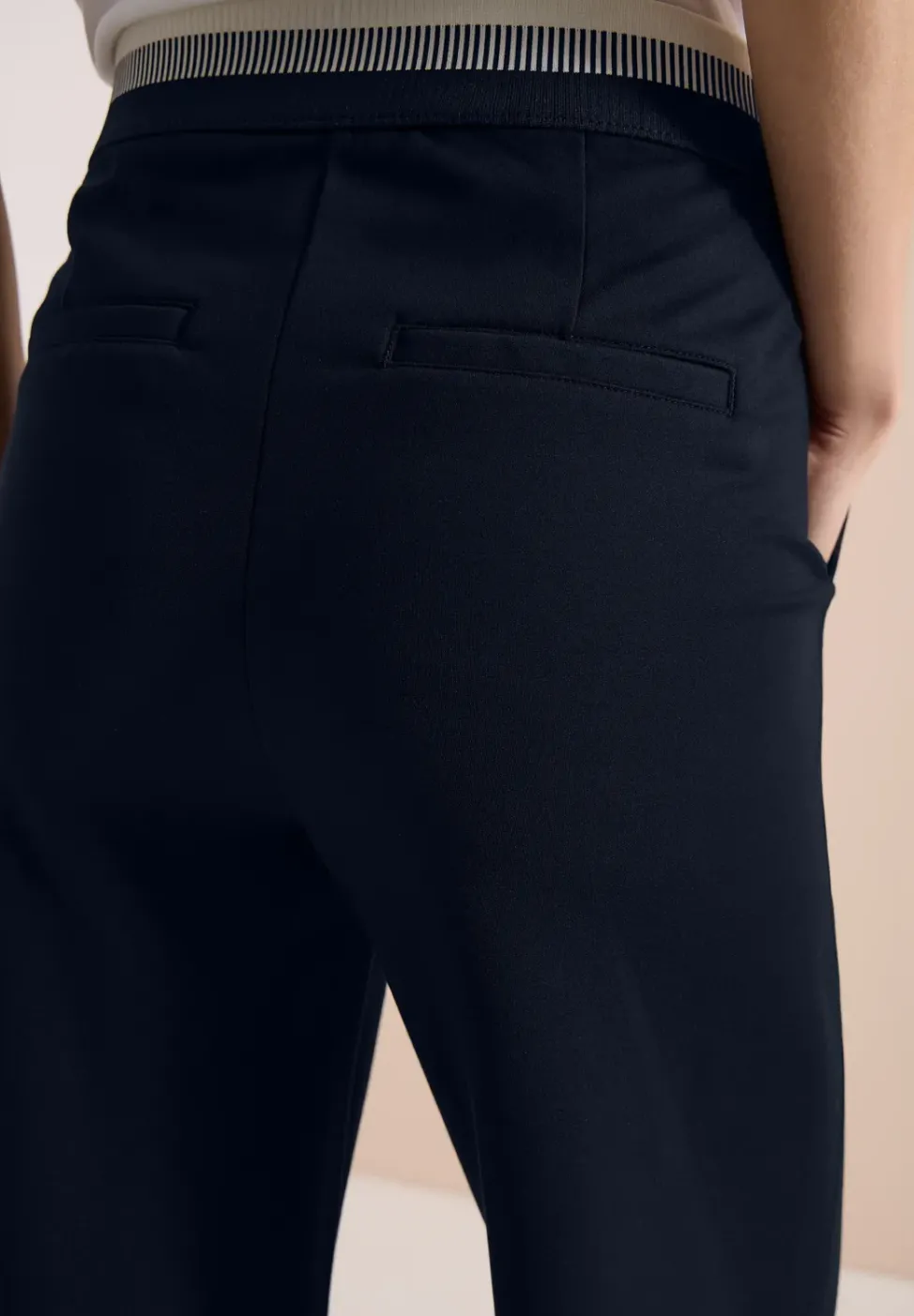 High Waist Straight Leg Hose im Loose Fit
