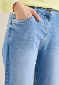 High Waist Straight Leg Jeans im Slim Fit