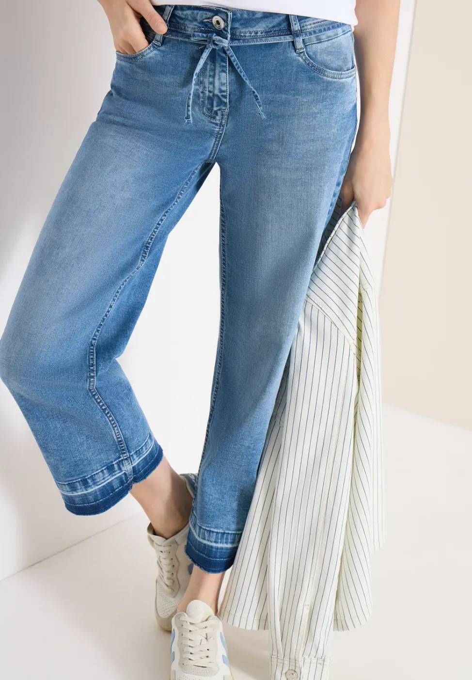 High Waist Straight Leg Jeans mit Loose Fit