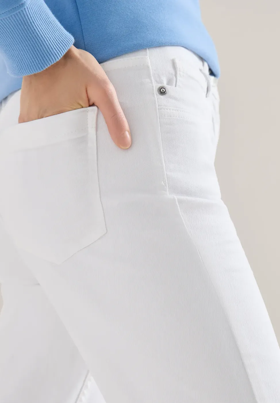 High Waist Straight Leg Jeans im Slim Fit