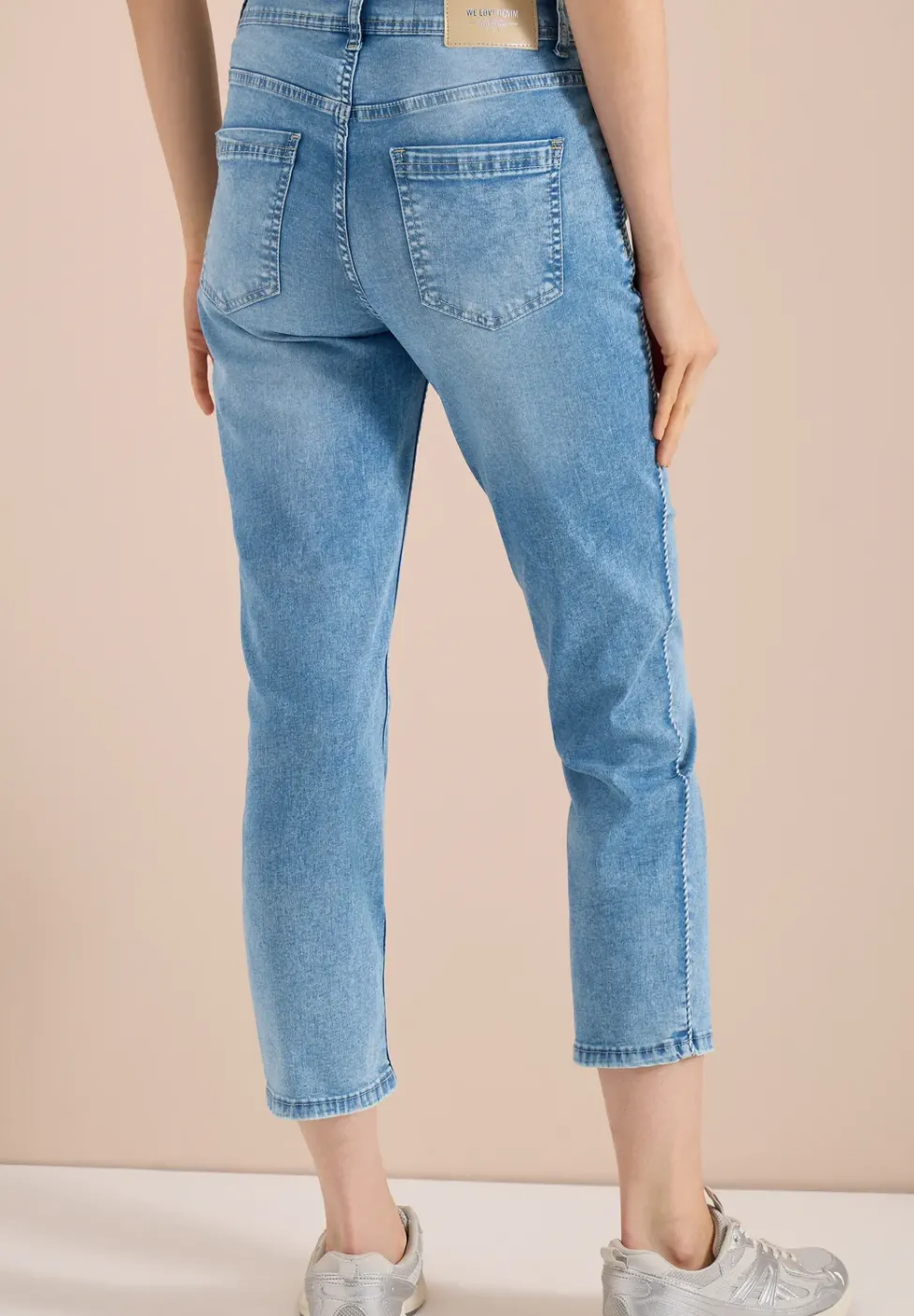 High Waist Straight Leg Jeans im Slim Fit