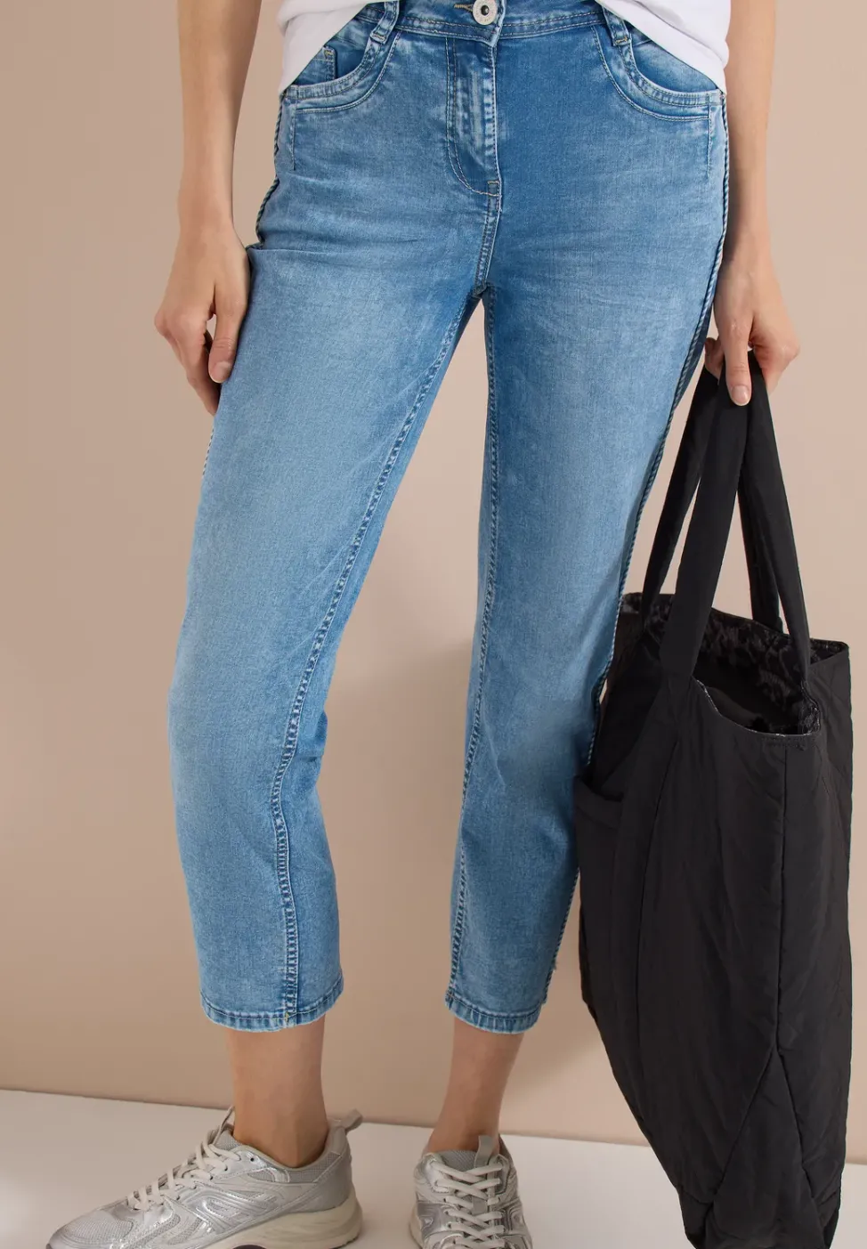 High Waist Straight Leg Jeans im Slim Fit