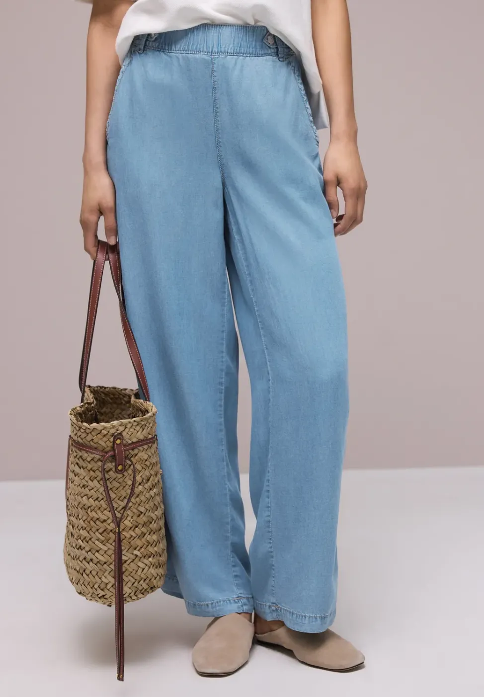 High Waist Wide Leg Hose mit Knopfdetails