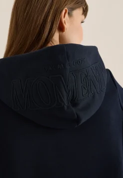 Hoodie mit Stickerei