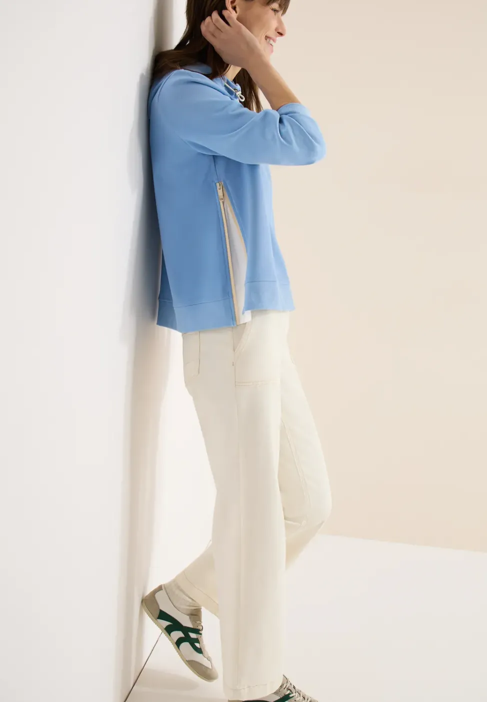 Hoodie mit Zipper-Details