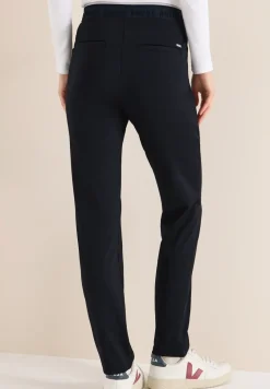 Hose im Causal Fit