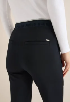 Hose im Causal Fit
