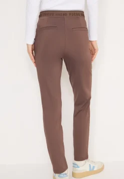 Hose im Causal Fit