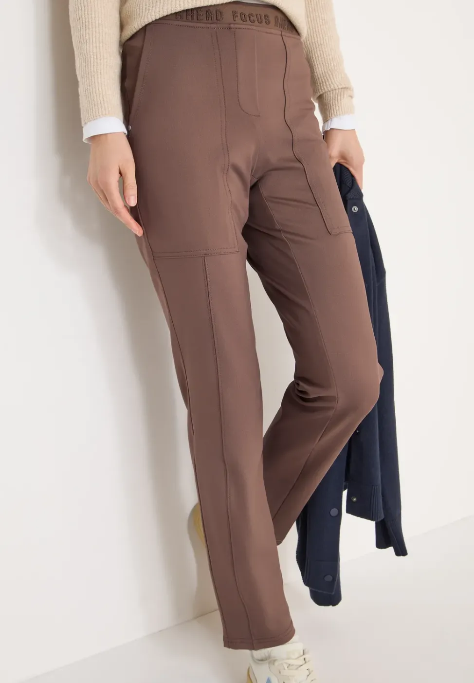 Hose im Causal Fit