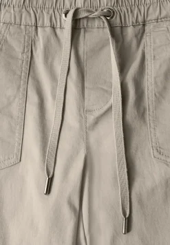 Hose im Loose Fit