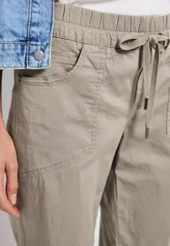 Hose im Loose Fit