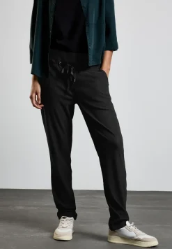 Hose im Loose Fit