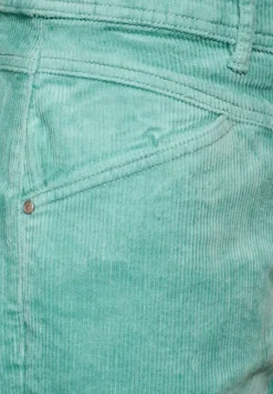 Hose im Loose Fit