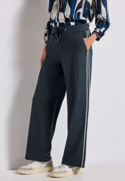 Hose mit Gallonstreifen